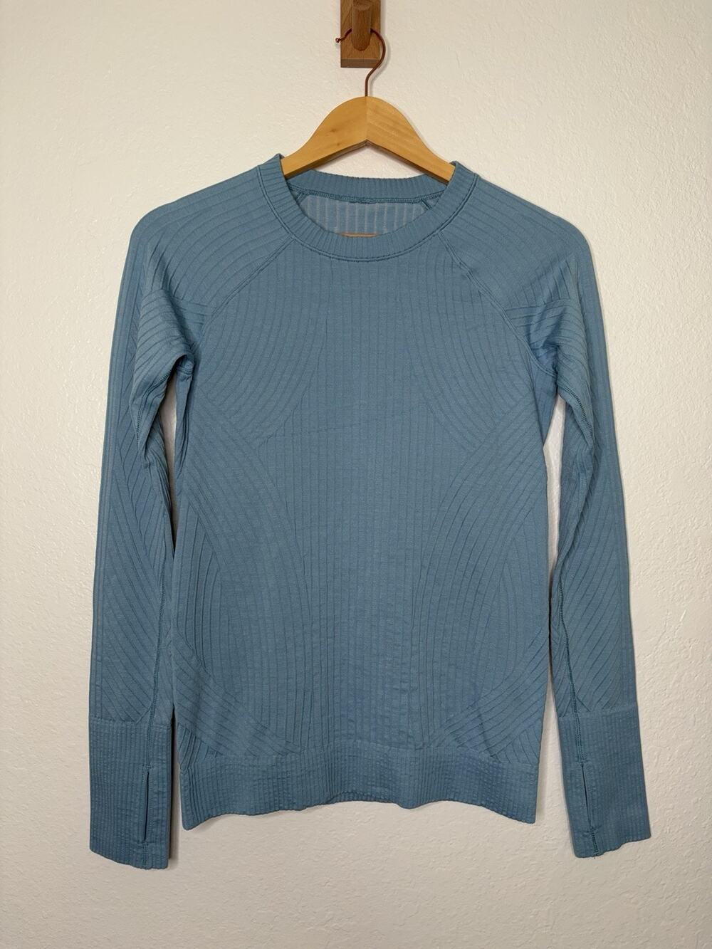 Lululemon Rest Less Pullover in Light Blue Size 8 Athletic